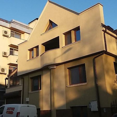 Нощувки Ботеви Shumen Exterior foto