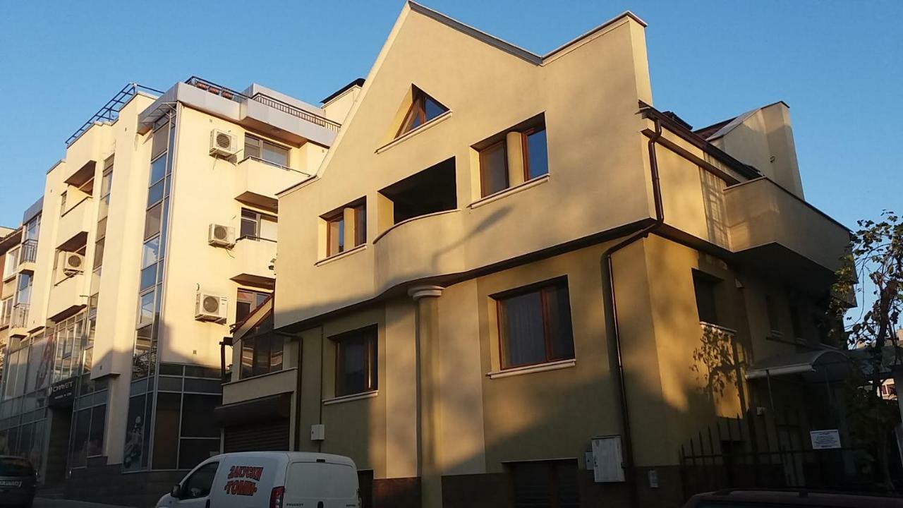 Нощувки Ботеви Shumen Exterior foto