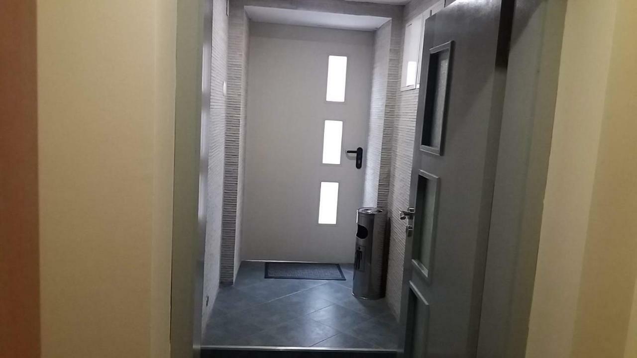 Нощувки Ботеви Shumen Exterior foto