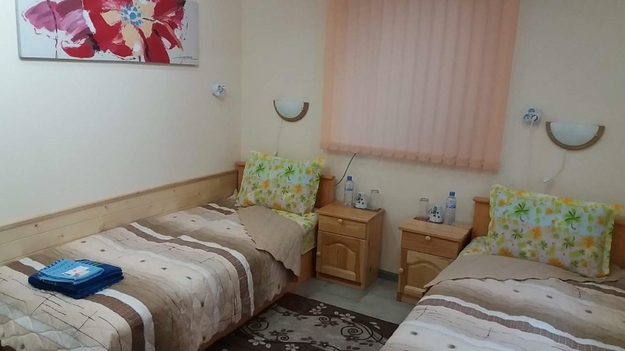 Нощувки Ботеви Shumen Exterior foto